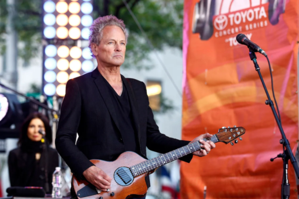 lindsey buckingham net worth